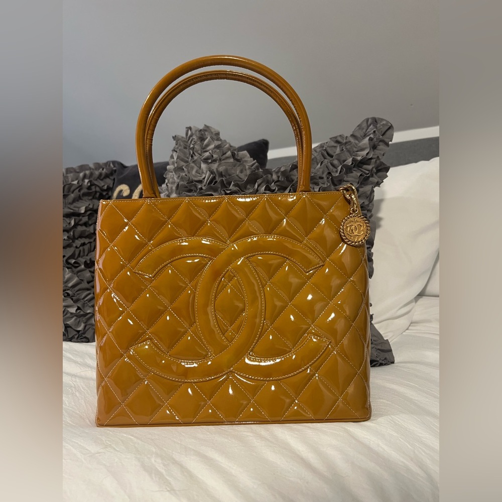 ⭐️SOLD⭐️ Chanel Medallion Bag